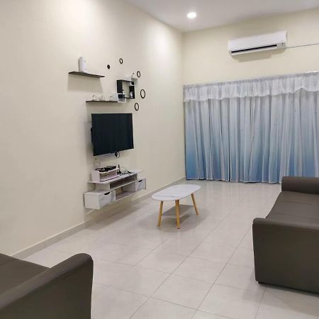 My Homestay Sitiawan - Astronaut Space House 8 Pax Екстер'єр фото