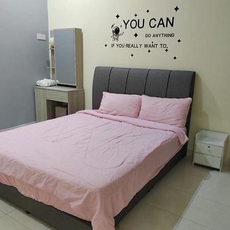 My Homestay Sitiawan - Astronaut Space House 8 Pax Екстер'єр фото